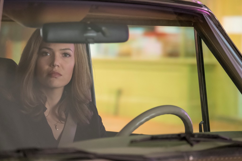 Rebecca (Mandy Moore) au volant de la voiture familiale