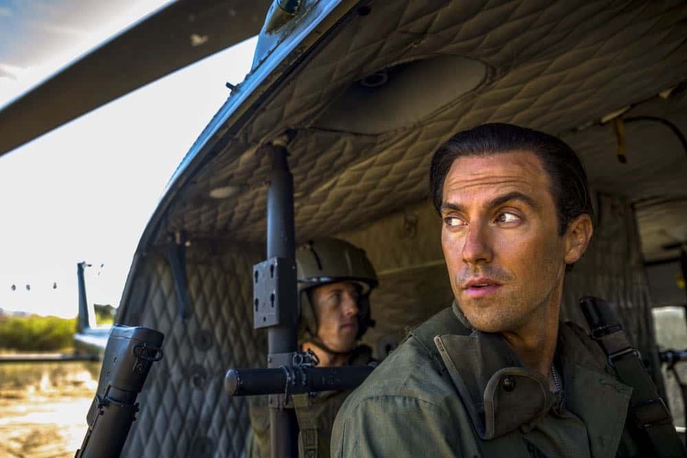 Jack (Milo Ventimiglia) à bord d'un hélicoptère.