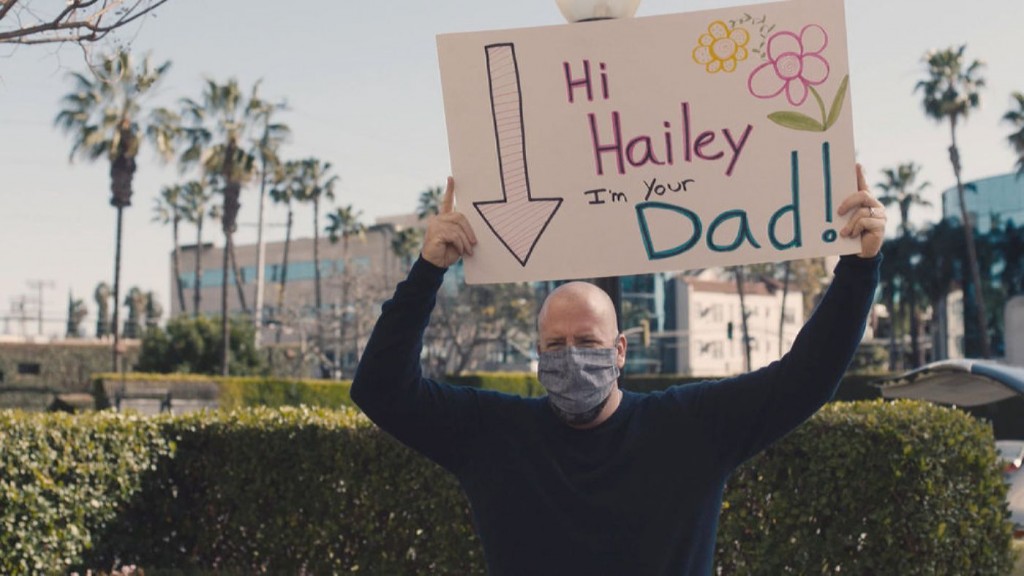 Toby (Chris Sullivan) a sa méthode bien a lui de se présenter sa fille Hailey.