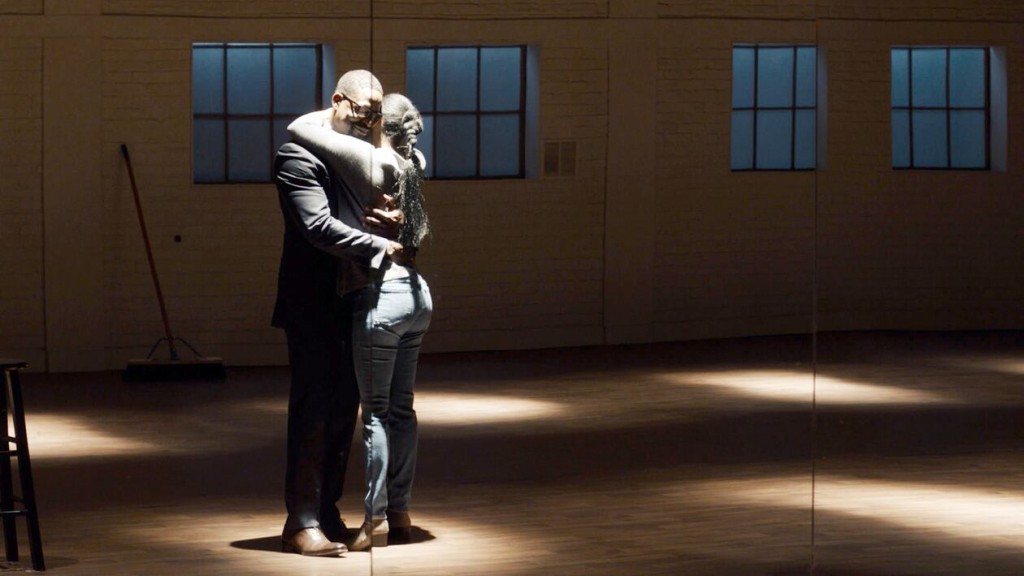Beth (Susan Kelechi Watson) et Randall (Sterling K. Brown) dansent.